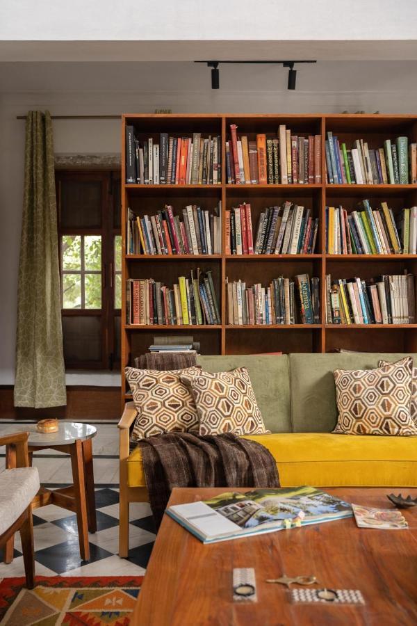 Lohonostays Library Sadhrana Bagh Gurgaon Extérieur photo